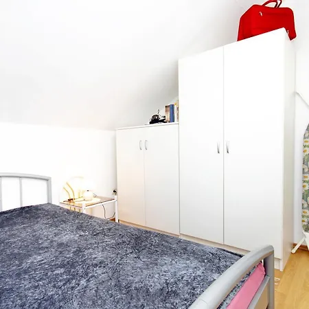 Apartment Zavalatica 9280b *